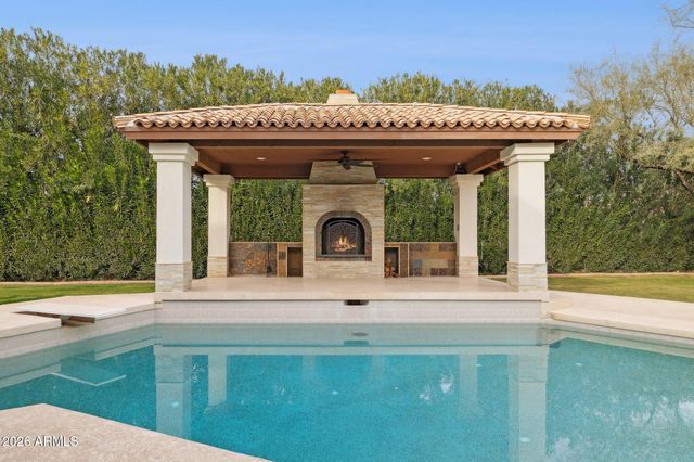 8303 N 61st Place, Paradise Valley, AZ 85253