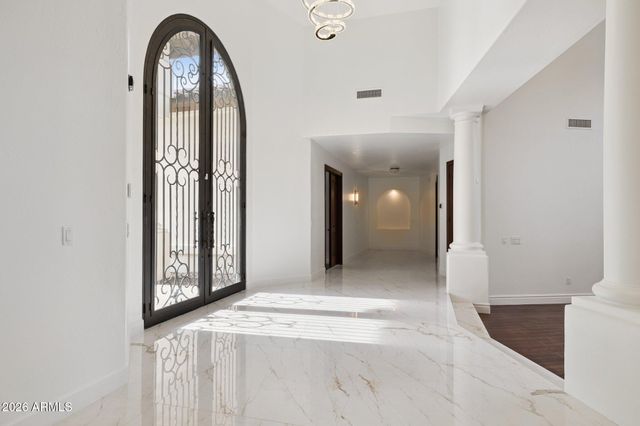 8303 N 61st Place, Paradise Valley, AZ 85253