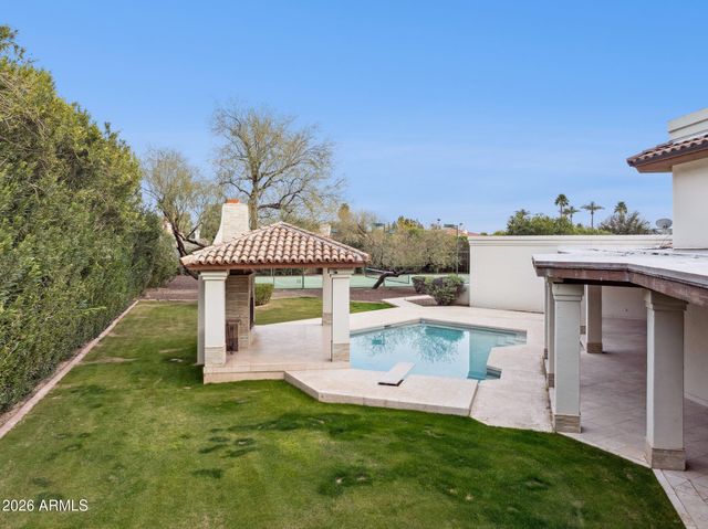 8303 N 61st Place, Paradise Valley, AZ 85253