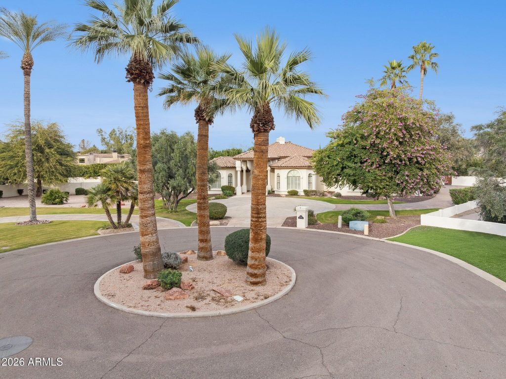 8303 N 61st Place, Paradise Valley, AZ 85253