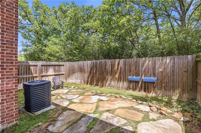 1425 West Villa Maria Road 103, Bryan, TX 77801