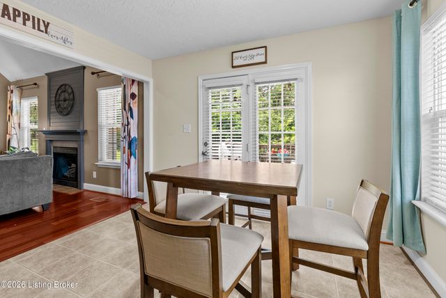 207 River Edge Dr, Shepherdsville, KY 40165