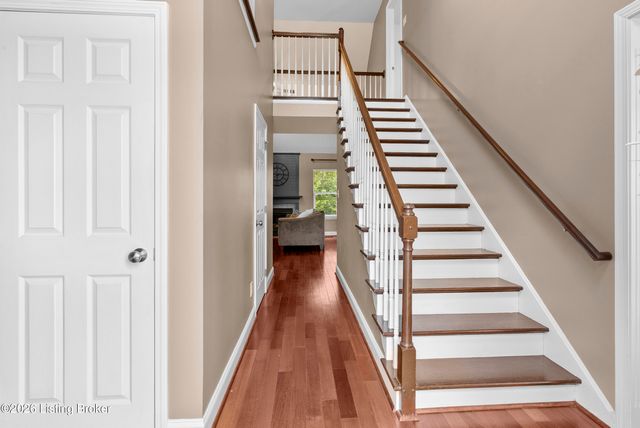 207 River Edge Dr, Shepherdsville, KY 40165