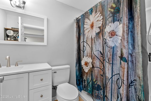 207 River Edge Dr, Shepherdsville, KY 40165
