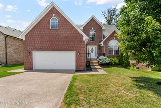 207 River Edge Dr, Shepherdsville, KY 40165