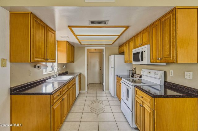 5625 W SUNNYSIDE Drive, Glendale, AZ 85304