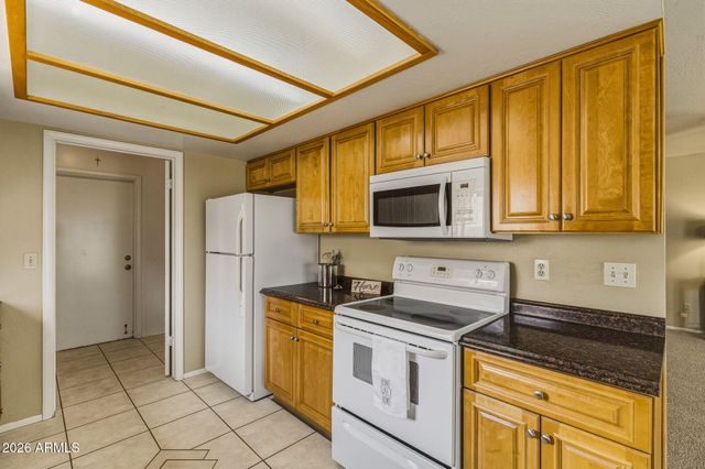 5625 W SUNNYSIDE Drive, Glendale, AZ 85304