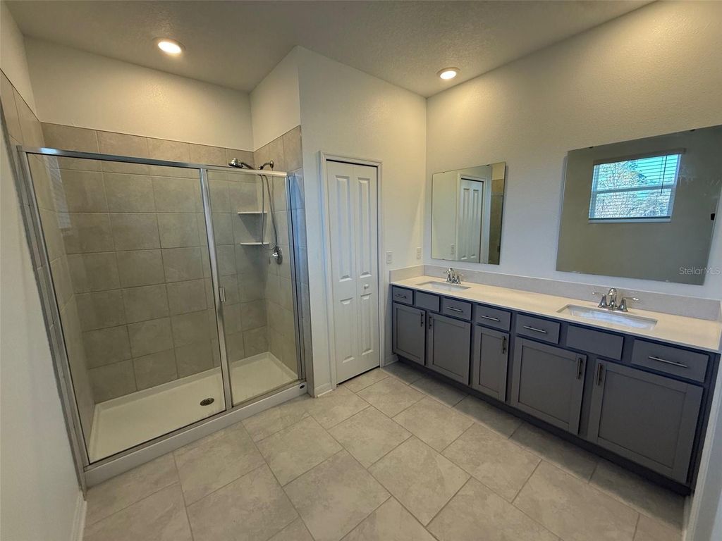 Image 6 of property listing at 5198 HOPHORN DRIVE, Edgewater, FL 32141