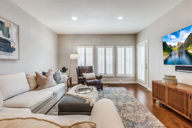 4319 Bowser Avenue 204, Dallas, TX 75219