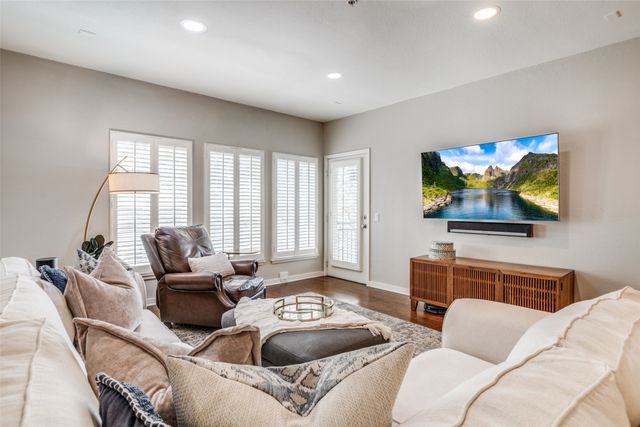 4319 Bowser Avenue 204, Dallas, TX 75219