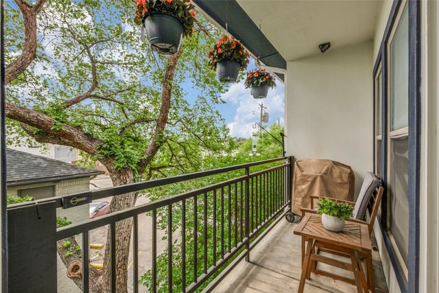 4319 Bowser Avenue 204, Dallas, TX 75219