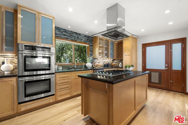 3711 Beverly Ridge Drive, Los Angeles, CA 91423