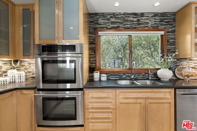 3711 Beverly Ridge Drive, Los Angeles, CA 91423