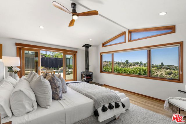 3711 Beverly Ridge Drive, Los Angeles, CA 91423