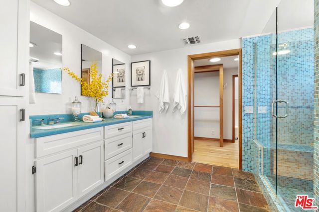 3711 Beverly Ridge Drive, Los Angeles, CA 91423