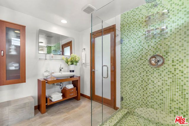 3711 Beverly Ridge Drive, Los Angeles, CA 91423