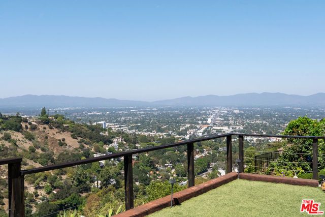 3711 Beverly Ridge Drive, Los Angeles, CA 91423