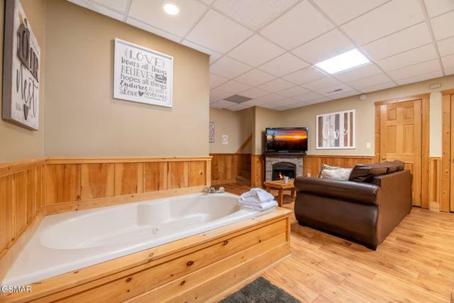 713 Harrier Court Way, Pigeon Forge, TN 37863