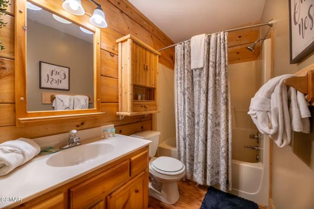 713 Harrier Court Way, Pigeon Forge, TN 37863