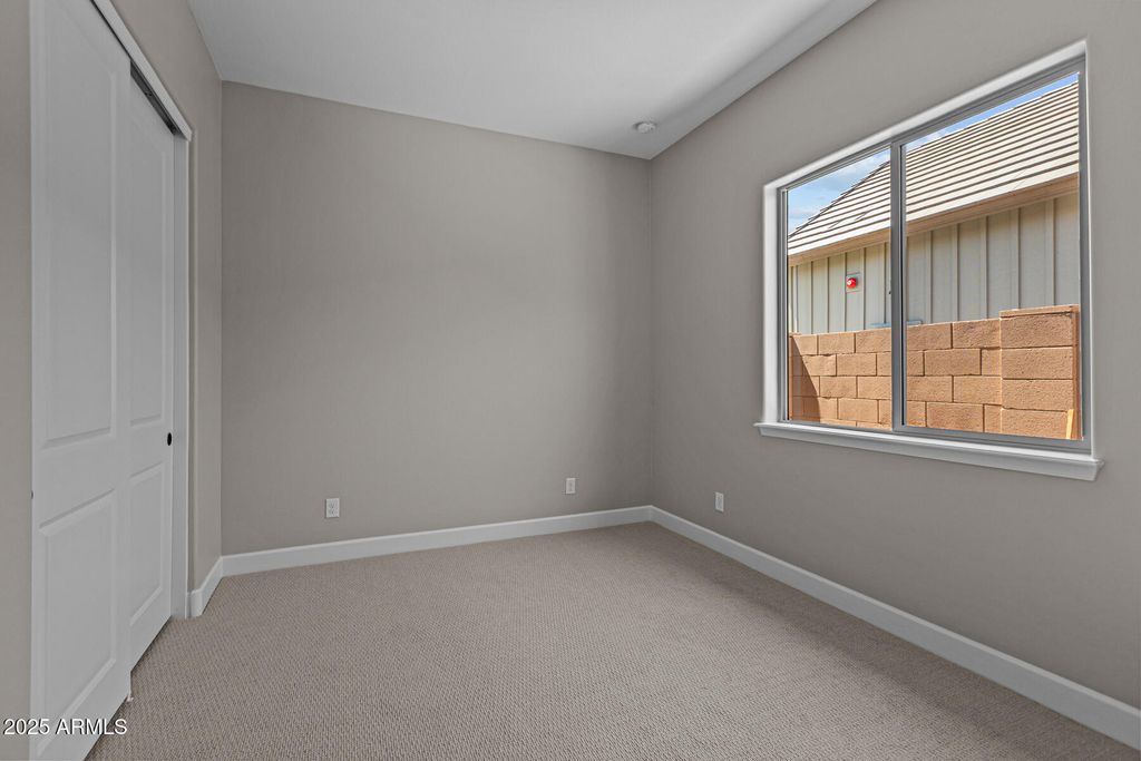 Image 15 of property listing at 32470 N 134TH Lane, Peoria, AZ 85383