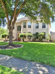 5014 Misty Park Lane, Sugar Land, TX 77479