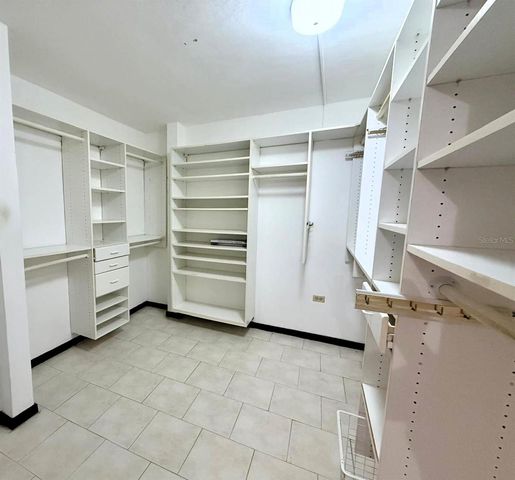 6 CALLE, Guaynabo, PR 00966