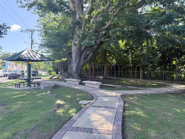 6 CALLE, Guaynabo, PR 00966