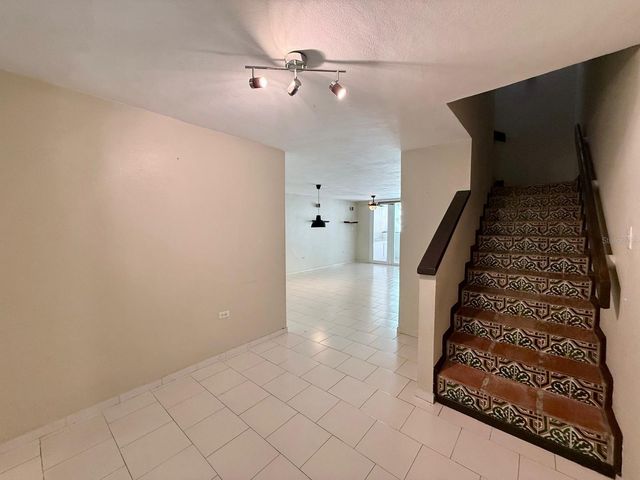 6 CALLE, Guaynabo, PR 00966