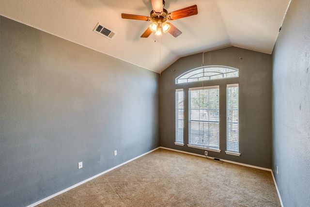 706 Lakeview Drive, Alvarado, TX 76009