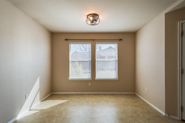 706 Lakeview Drive, Alvarado, TX 76009