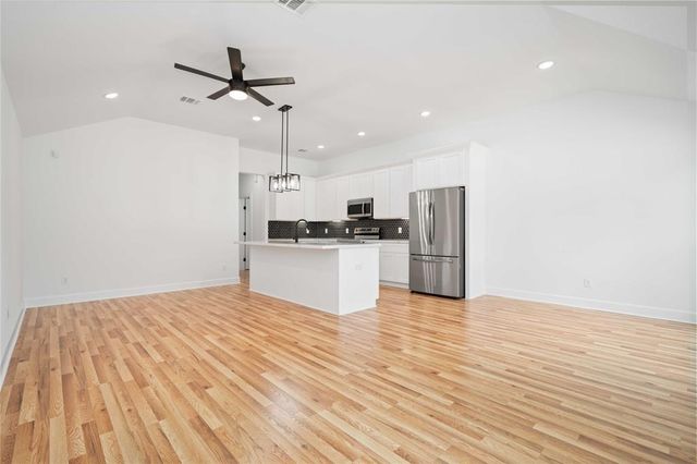 205 Bolden Street B, Houston, TX 77029