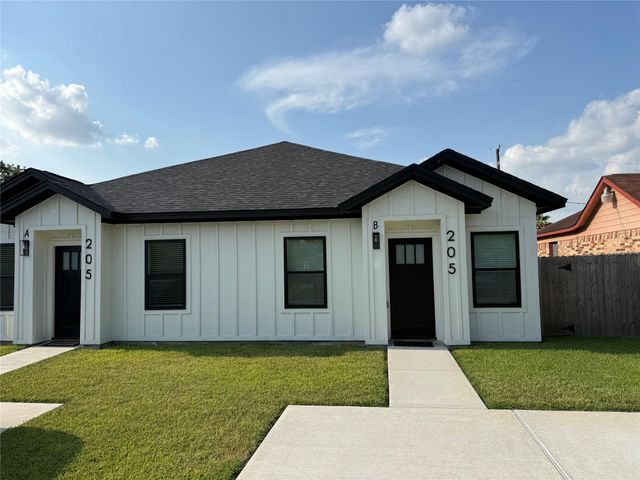 205 Bolden Street B, Houston, TX 77029