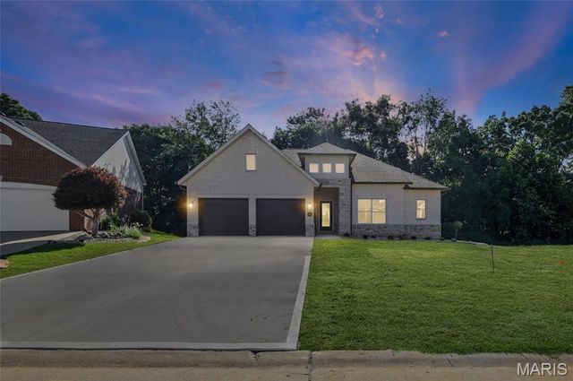 249 Fountain Drive, Glen Carbon, IL 62034