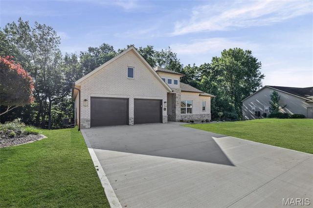 249 Fountain Drive, Glen Carbon, IL 62034