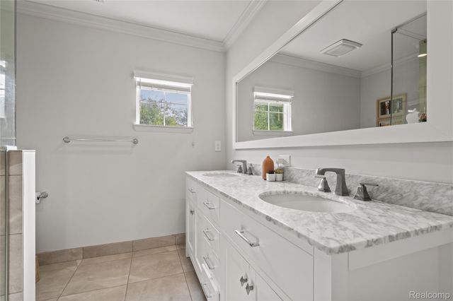 1057 N Old Woodward Avenue, Birmingham, MI 48009