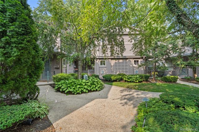 1057 N Old Woodward Avenue, Birmingham, MI 48009
