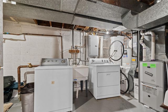1057 N Old Woodward Avenue, Birmingham, MI 48009