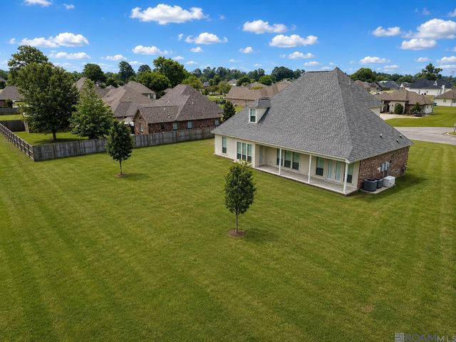 209 Amelia Ct, New Roads, LA 70760