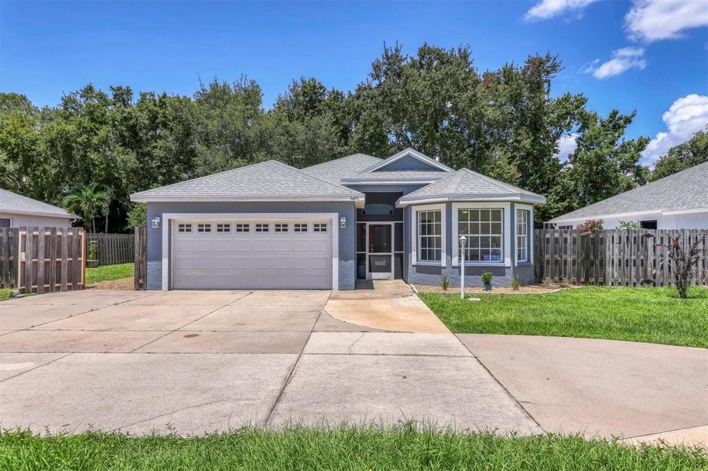 Image 3 of property listing at 5485 ASHTON MANOR DRIVE, Sarasota, FL 34233