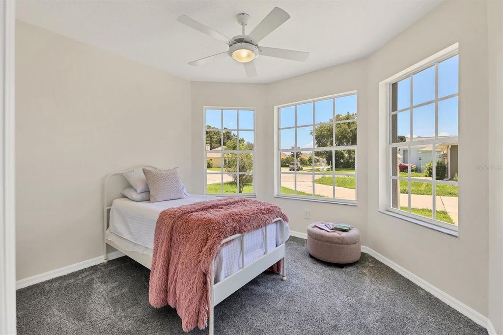 Image 25 of property listing at 5485 ASHTON MANOR DRIVE, Sarasota, FL 34233