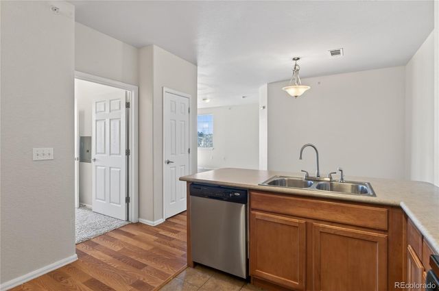 2662 S Cathay Way 303, Aurora, CO 80013