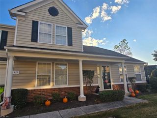 817 Nicholson CT, Chesapeake, VA 23320