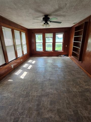 14623 FM 1173, Krum, TX 76249
