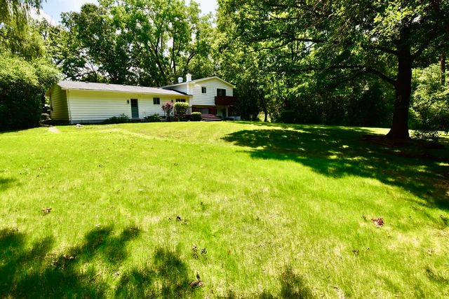 26890 N Longwood Road, Lake Forest, IL 60045