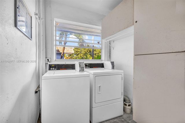 714 NE 10th St 307, Hallandale Beach, FL 33009