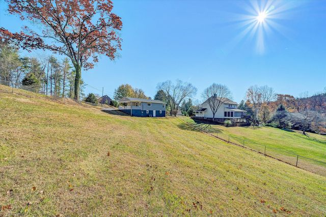 5962 Two Ford RD, Roanoke, VA 24018