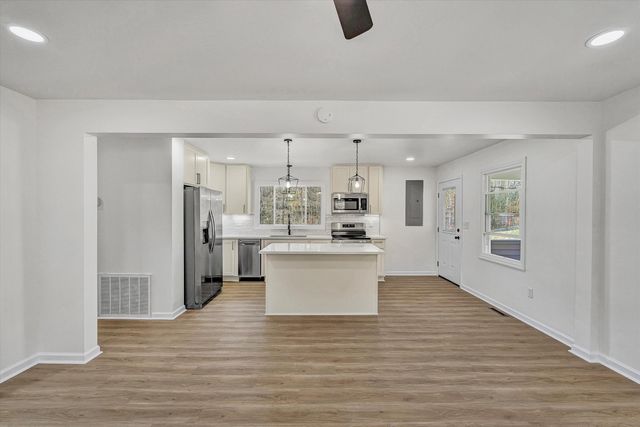 5962 Two Ford RD, Roanoke, VA 24018