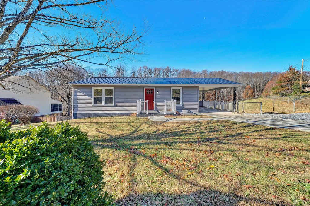 5962 Two Ford RD, Roanoke, VA 24018