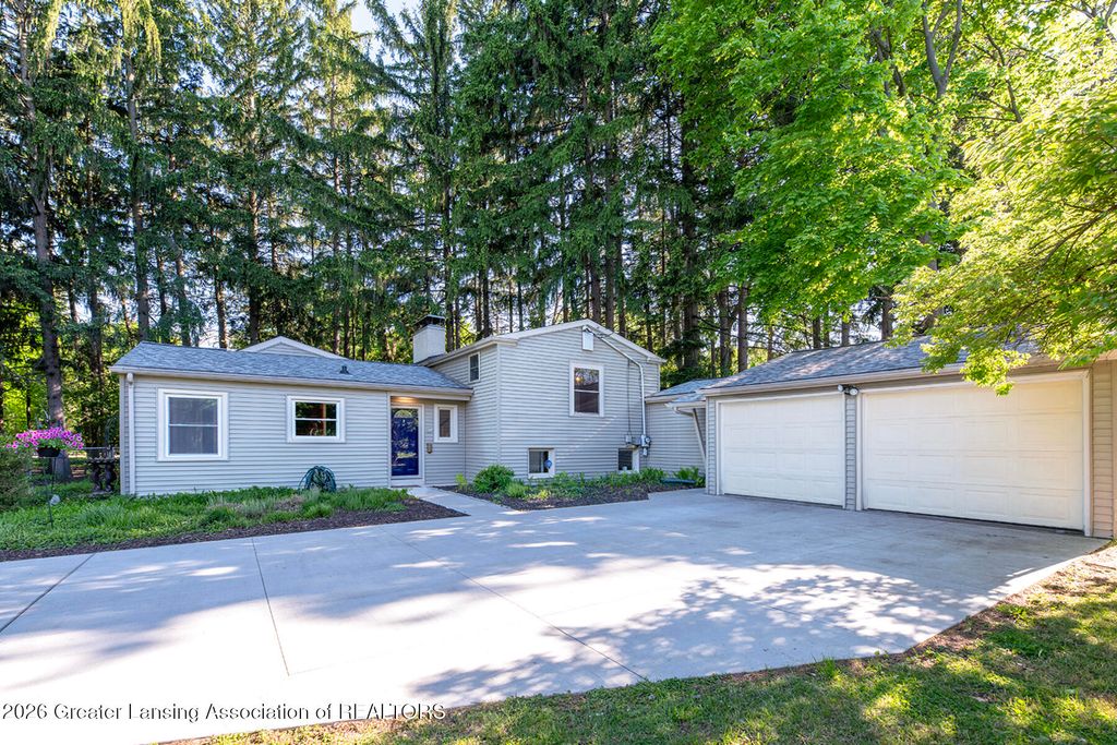 1415 Sherwood Avenue, East Lansing, MI 48823