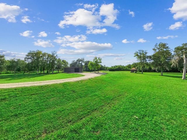 33622 Pecan Hill Drive, Brookshire, TX 77423